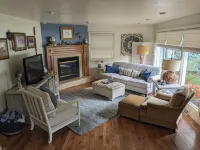 Green Bay Home, 6 minutes from Lambeau Field Hotels in Howard