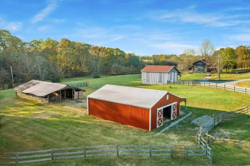 The Cabin at Roney Creek Ranch Hotels in Sumner County