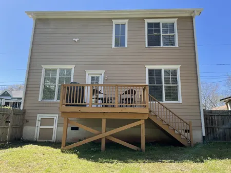 Luxurious Downtown Home with 4 King Beds, 3min to downtown, 5min to Duke Отели рядом с достопримечательностью «Университет Дьюк»