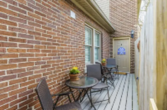 Bit and Bourbon Hotels in Woodford County