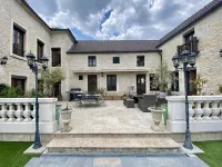Maison en Pierre Dans un Cadre Idyllique, Piscine + Hammam. 20 Personnes