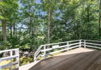 PRIVATE LARGE UPDATED HOME , MINUTES AWAY FROM WINERIES AND BEACHES