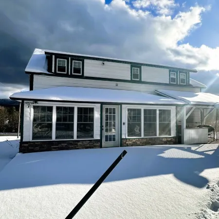 Mountain View Loj overlooking the majestic Adirondack Mountains & Ausable River