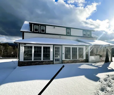 Mountain View Loj overlooking the majestic Adirondack Mountains & Ausable River
