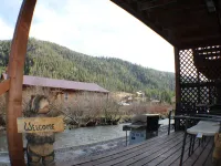 In Town Riverfront! Hotels in Red River