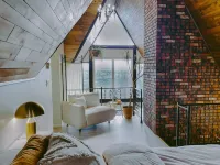 Totten Lake Lodge - Dreamy Desert A-Frame