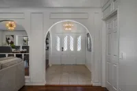 One Story House, King Beds, TV in all bedrooms, Desks, Grill and Pool.