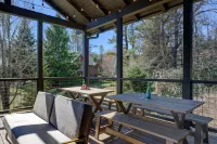 SIMPLY THE BEST SPOT IN HIGHLANDS. 1 BLOCK TO MAIN STREET!