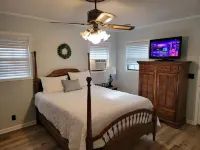 Lakeside Cottage on Lake Guntersville. AL