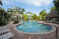 TORTUGA HAMMOCK -2 Bedroom/ 2.5 Bathroom Townhouse with Shared Pool & Parking - Bungalows