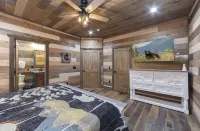 Brand New Lux Cabin W/ Amazing Views Nestled In Gated Community W/ Salt Pool Hotels near Wears Valley