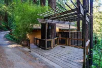 Modern Hillside Retreat~ Hot Tub/ Pets/ Hi speed WIFI Các khách sạn gần Northwood Golf Club