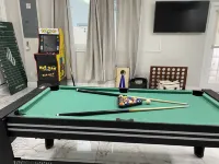 Just 9 mins away to Indian Rock Beach. Game room/pool