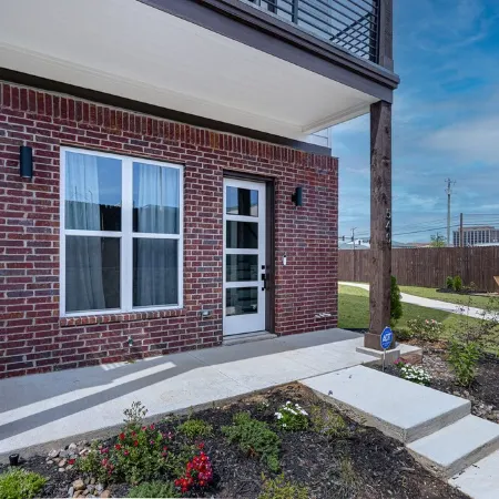 Luxe Downtown Townhouse – Walkable, Stylish & Spacious