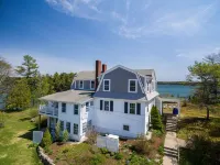 Breathtaking Oceanfront Views with Deep-Water Dock and Mooring - WiFi