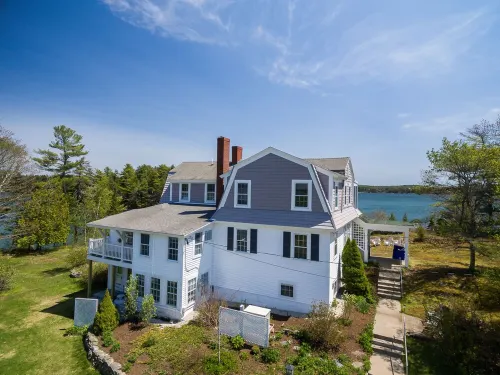 Breathtaking Oceanfront Views with Deep-Water Dock and Mooring
