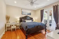 Charming Spacious Victorian Garden Oasis in the heart of Marin, Gate, Deck, BBQ