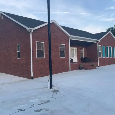 New,  charming, and spacious Troopers  Getaway/ 5 minutes to down town.