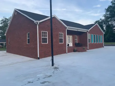 New,  charming, and spacious Troopers  Getaway/ 5 minutes to down town.