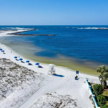 NEW Romantic Luxury Condo 1BD/1BTH - 5 min walk to the beach in heart of Destin