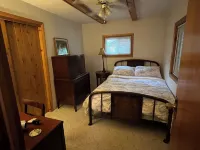 Cozy Cabin on Black Lake with a great view, 5 minutes to Black Mountain rec area