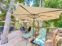 Posada Haus at Wundercove Cottages -Access to Shared Pool and River-