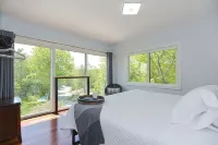 Secluded 20 acre 10BR ultra contemporary retreat