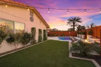 Fire Pit & Hot Tub Near Tempe Attractions