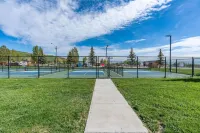 Ultimate Family Getaway – Air Hockey • Ping-Pong • Bikes • Bear Lake Fun!