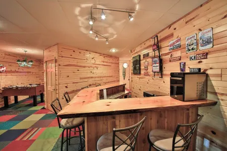 Spacious lakeside retreat