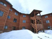 Spend Your Summer by the Rockies!