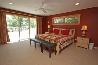 PRIVATE Luxury Lake Home with 5+ BR and Gourmet Kitchen-22 Foot Pontoon Included