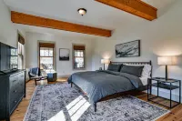 Downtown Brevard - 3 king suites, mountain bike ready, walk!