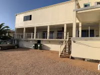 Beachside & Jetty View Apartment 1 (Admiral Apartment)