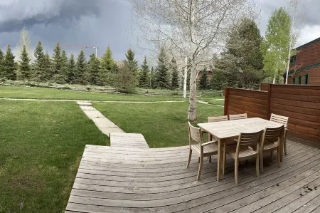 Great for Families/Groups- Eagles Rest 7- Hot Tub Across the street. JHMR close!