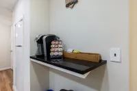 Cozy Old Town Escape: 2BR Dream WalkScore 98