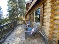 Cozy Chalet - 1 mile from town entrance! Lake Views!