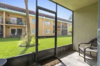 The Beach Pad~6 Min Walk to Beach~Pool-Boat Access
