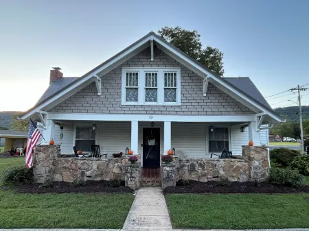 Book Today for Your Fall Getaway to the Beautiful Sequatchie Valley