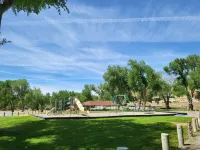 Western Charm Getaway,  Spacious 2Br Near I-70 in Salina. Single Level No Stairs