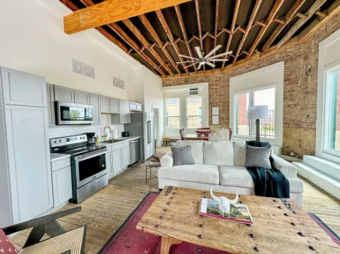 2E Historic Square View