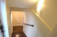 Modern Suite Nearby Convention Center (2bd, 1bth)