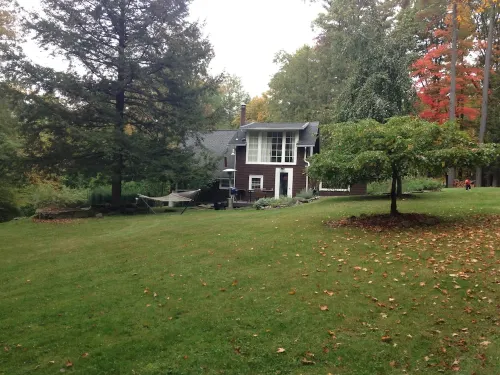 Bright, historic Woodstock home close to town