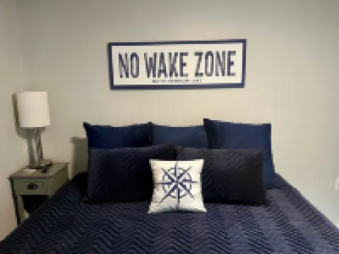 Bernard's Landing, Closest to Lake, Two Comfortable King Size Beds!