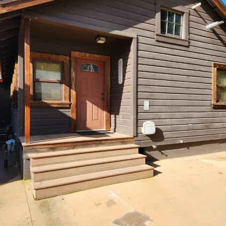 Escape to Nature: Charming 3-Bedroom Cabin near Trinity Lake