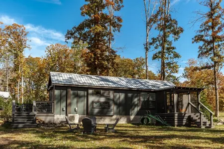 Heavensent Tiny Home @ The Retreat at Water's Edge - Lake Views!
