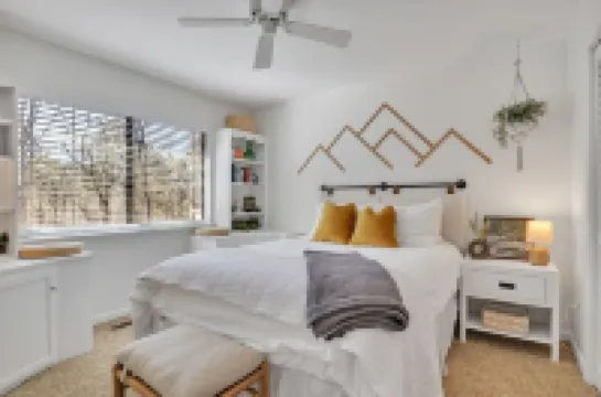 Lake Keowee Resort -Pools, Golf, Boat, Pickleball, Dog Friendly