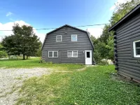 Charming 2 Bedroom Private Cabin Near Bangor