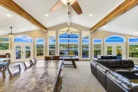 LakeTravis Waterfront~BoatDock~Swimming Pool~Hot Tub~PICKLEBALL/Basketball Court