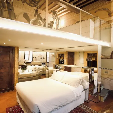 Historic Frescoed Apartment with garden in the center of Arezzo